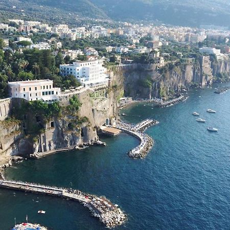 Апартаменты La Quiete A Un Passo Dal Centro Сорренто Экстерьер фото